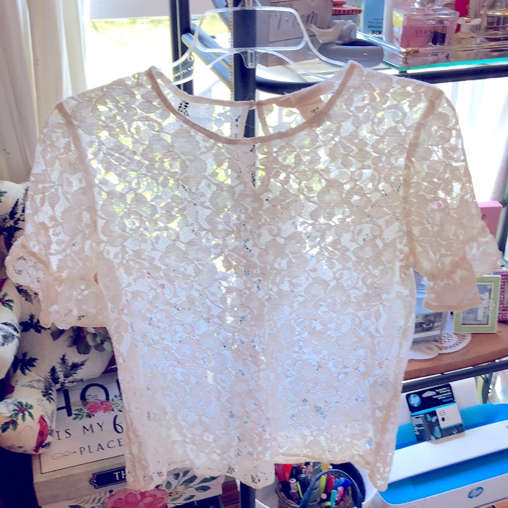 White Lace Top🌷  8